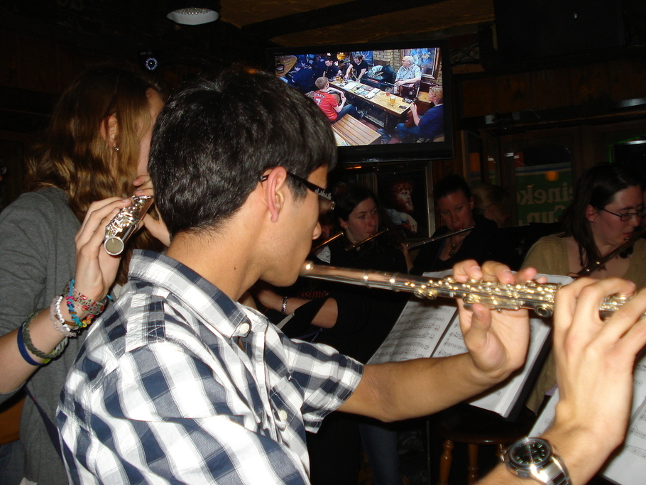 Impromptu performance in Gogartys (Dublin, Ireland), 6th May 2012